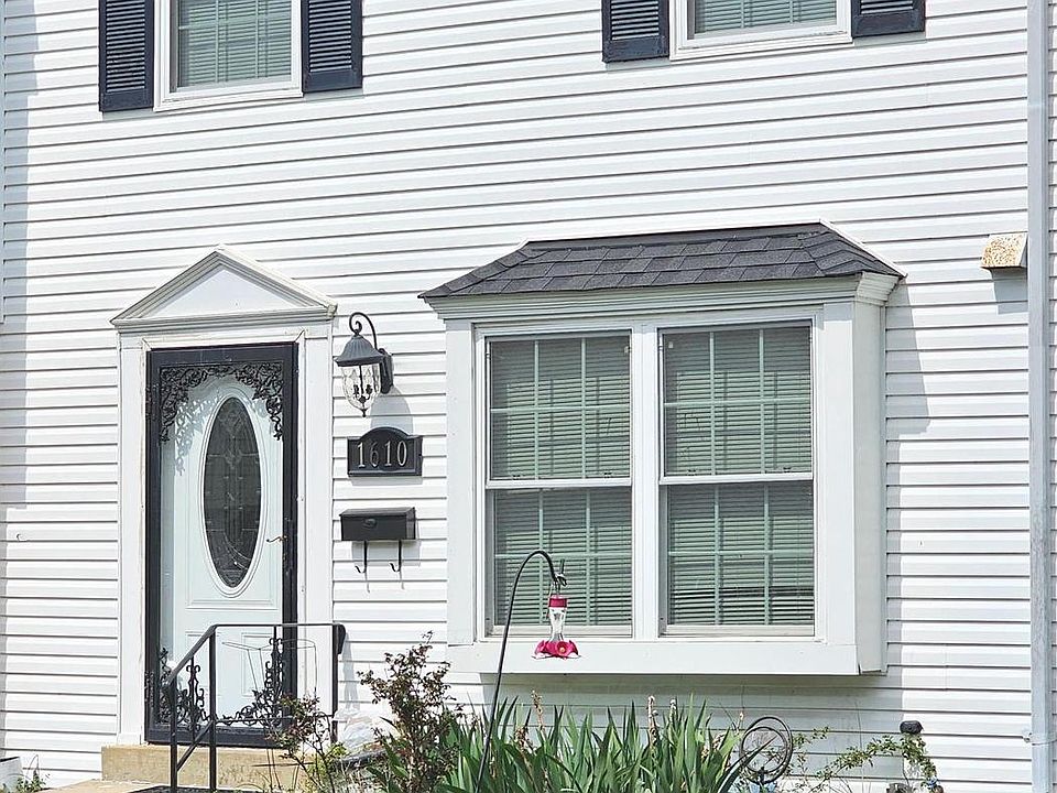 1st image of 1610 Forest Park Dr