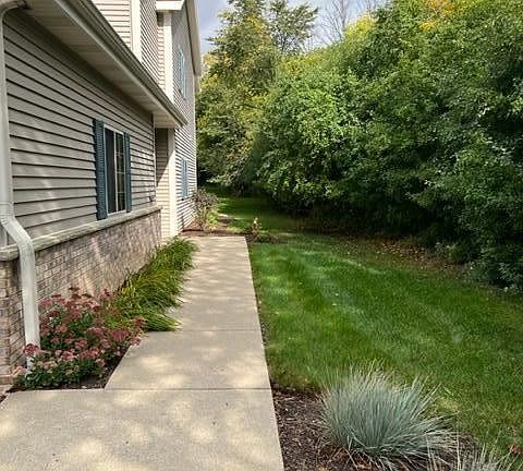 5th image of 2070 Pine Ct Unit G