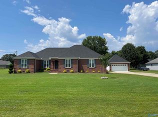 106 Sharp Dr, Gadsden, AL 35903