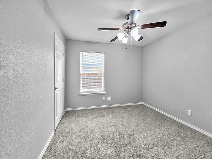 1332 Dreiss St — Photo 10
