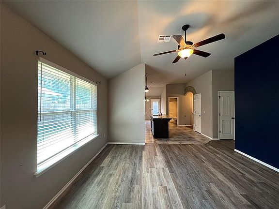 4th image of 5703 Clearwater Dr