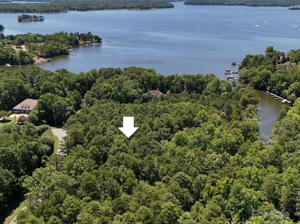 121 Badin View Dr, New London, NC 28127