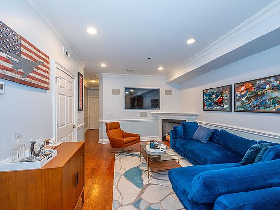 2nd image of 215 Monroe St #1