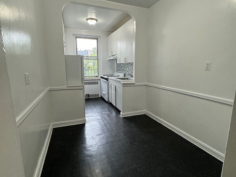 1st image of 14235 84th Dr APT 1