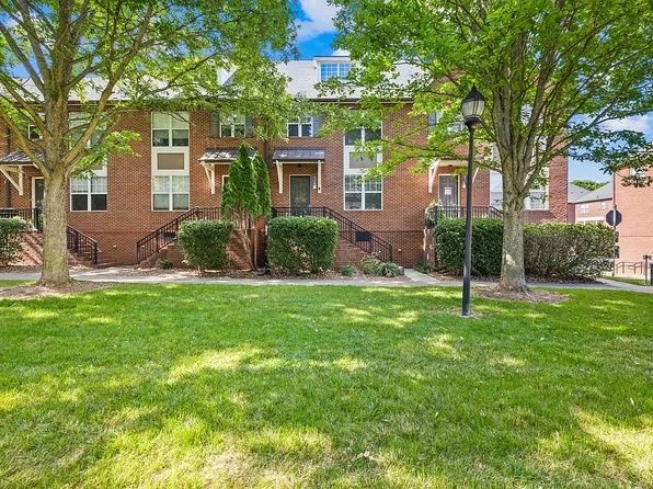 128 Steinbeck Way APT B, Mooresville, NC 28115