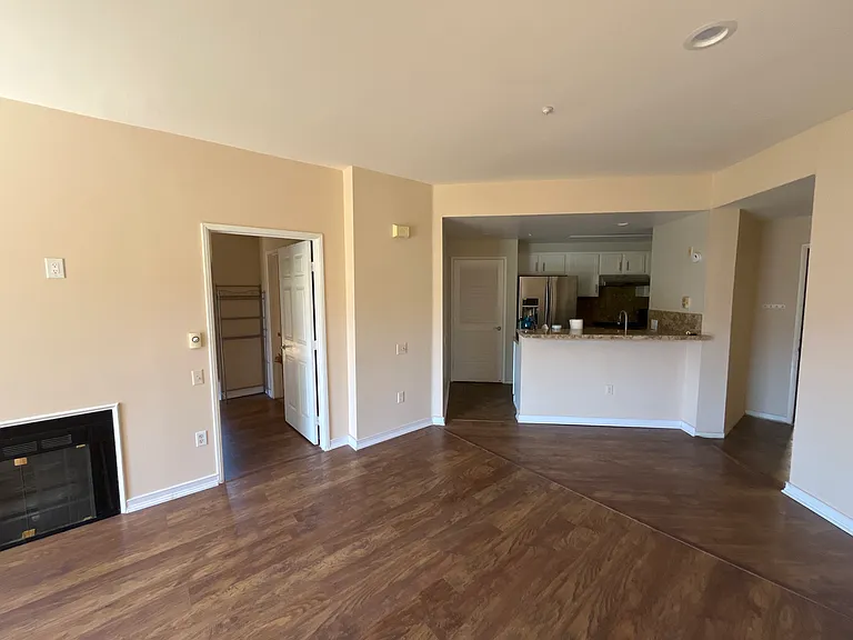 280 Caldecott Ln #208 — Photo 2