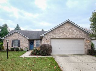 10871 Roundtree Rd, Fishers, IN 46037
