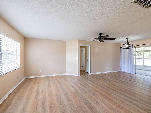 5th image of 3327 Jay Tee Dr