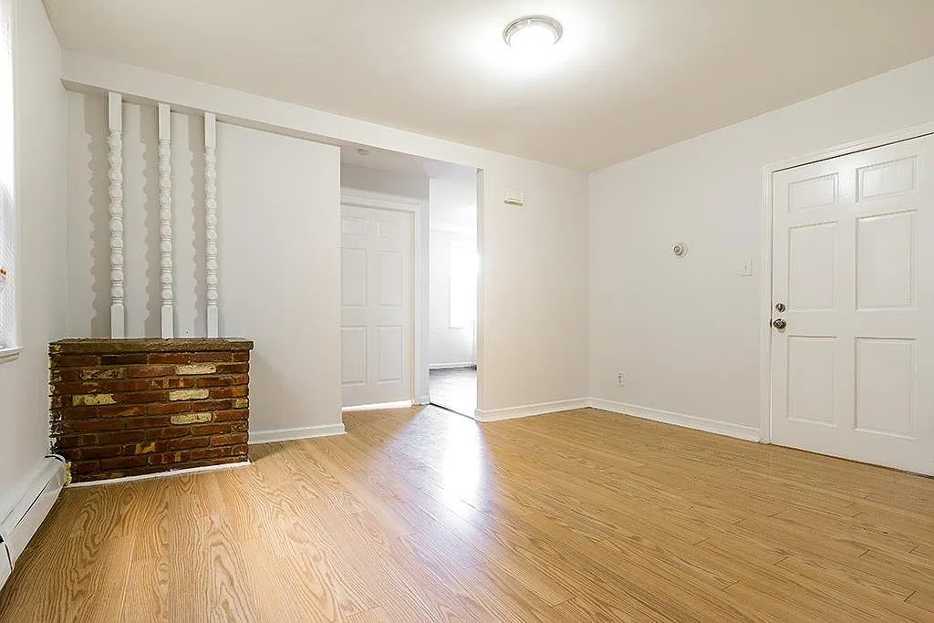 2 bed, 1.0 bath, 885 sqft, $2,400 — Photo 4