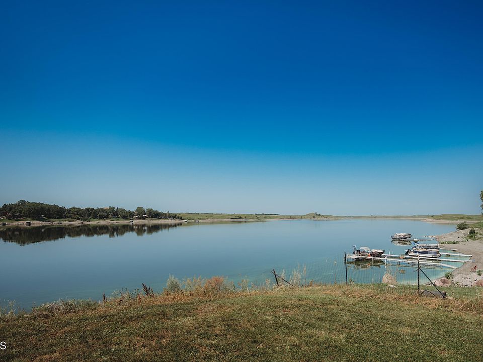2993 E Lakeside Rd, Jamestown, ND 58401 Zillow