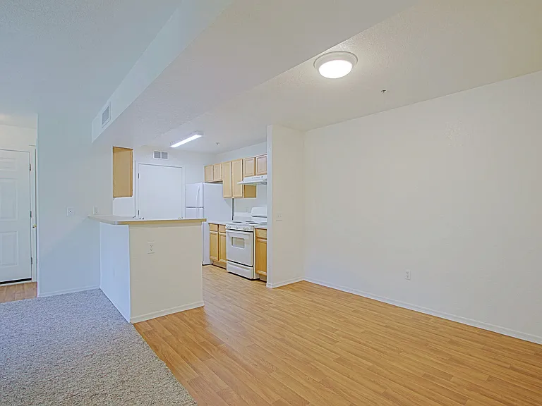 Villa Serena Apartments — Photo 10