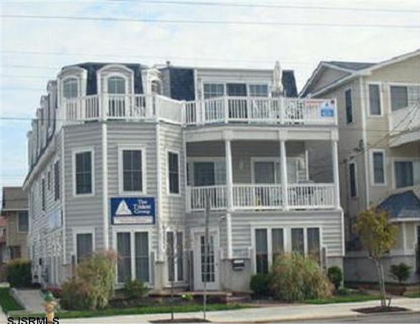 1st image of 300 E 12th St #B