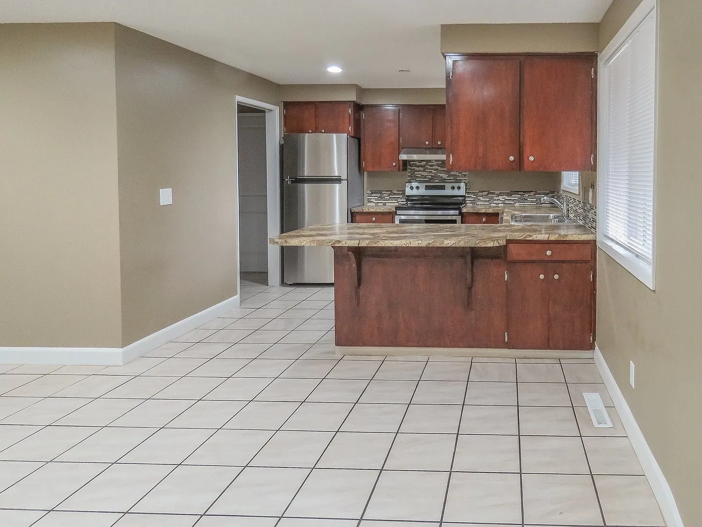 3 bedroom home in Woodburn Available — Photo 4