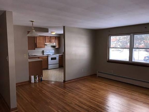 4th image of 1531 Wehrle Dr Uppr #