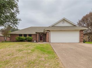 6837 Hadley Dr, North Richland Hills, TX 76182