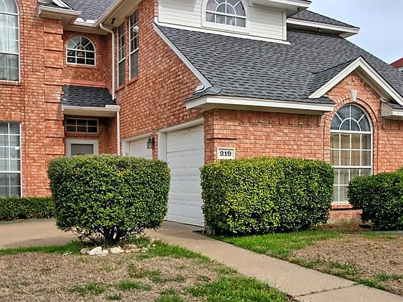 3rd image of 219 Parkmead Ct