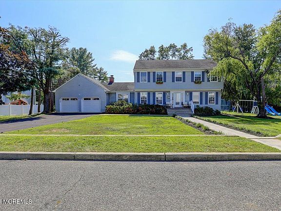3rd image of 12 Harbor Court