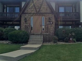 2009 Tracy Dr APT 2, Bloomington, IL 61704