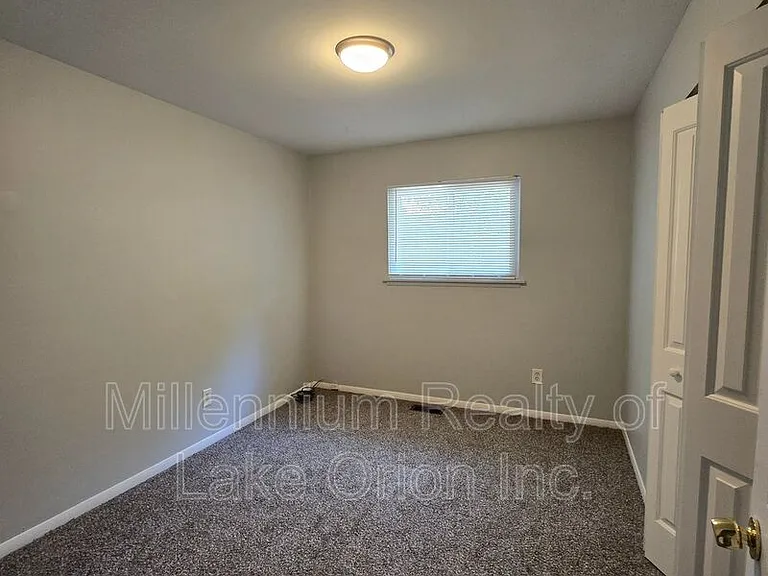 749 Stanley Ave — Photo 10