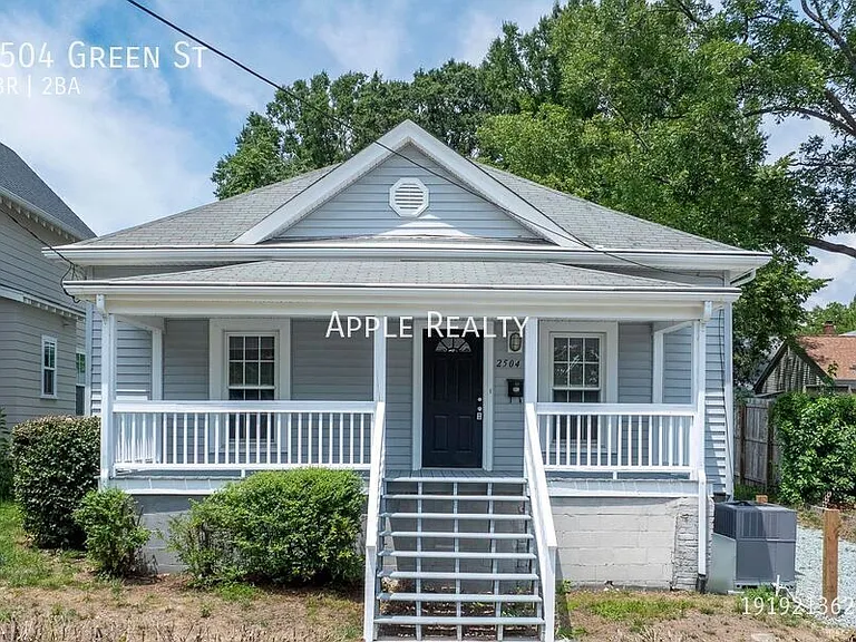 2504 Green St — Photo 1