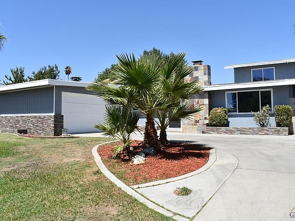 2nd image of 3212 E Blade Ave