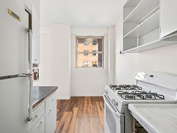 4th image of 80 La Salle St APT 2B