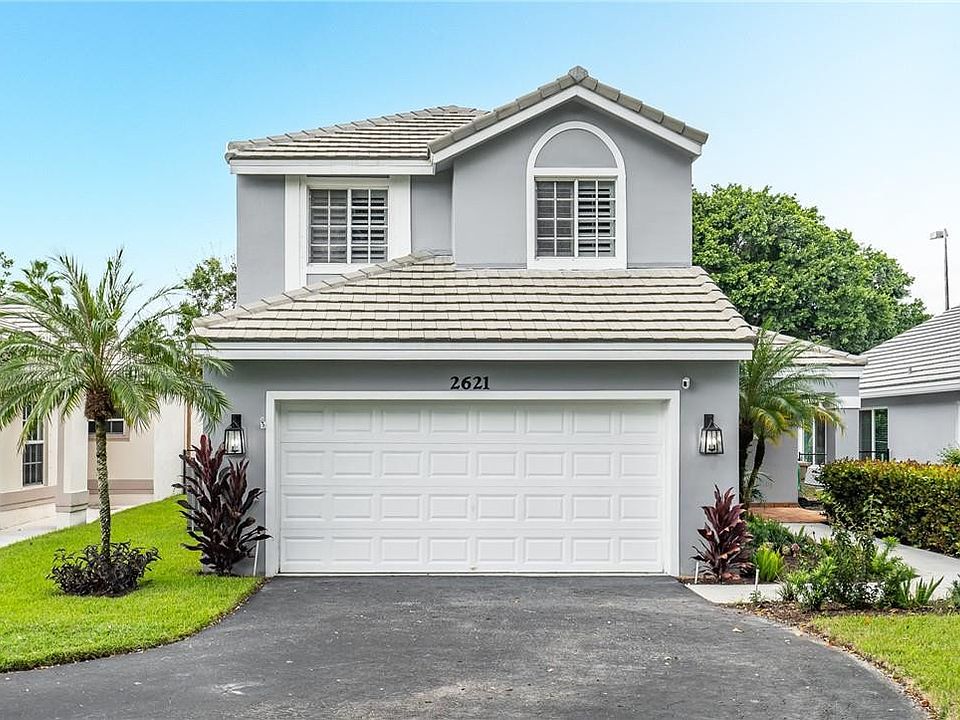 1st image of 2621 Lake Park Circle