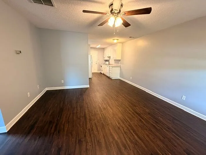 948 Wildwood Ln — Photo 8