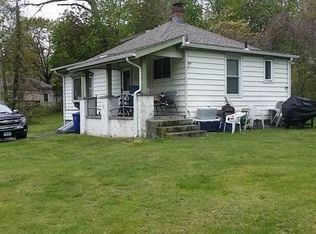 936 Chopsey Hill Rd, Bridgeport, CT 06606