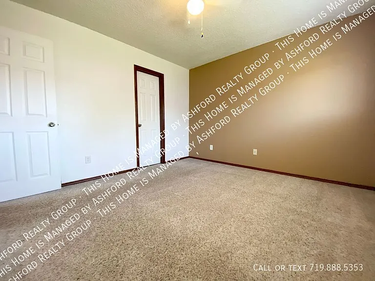335 Trapper Ln — Photo 7
