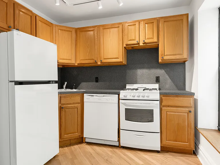 281 Wyckoff St #2 — Photo 6