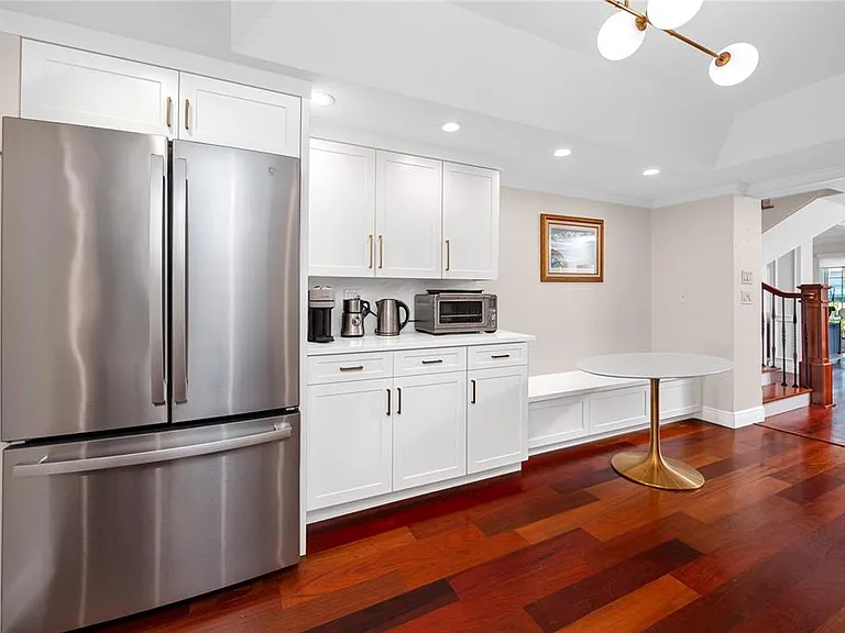 920 N Shore Dr NE — Photo 10