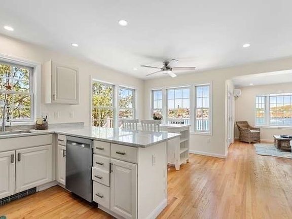 5th image of 64 Rocky Neck Ave #B