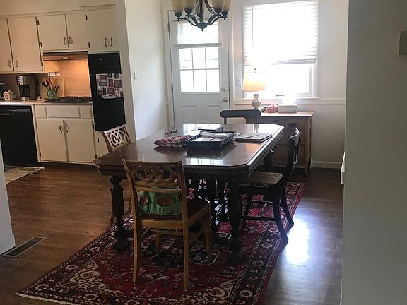 3rd image of 8444 Travis Ln