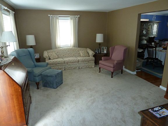 New W to W Carpet in LR