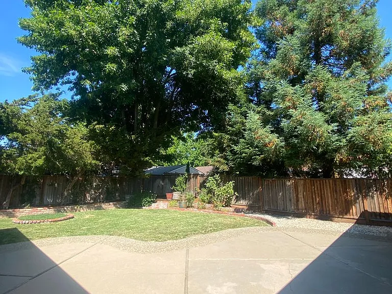 4653 Del Valle Pkwy — Photo 31