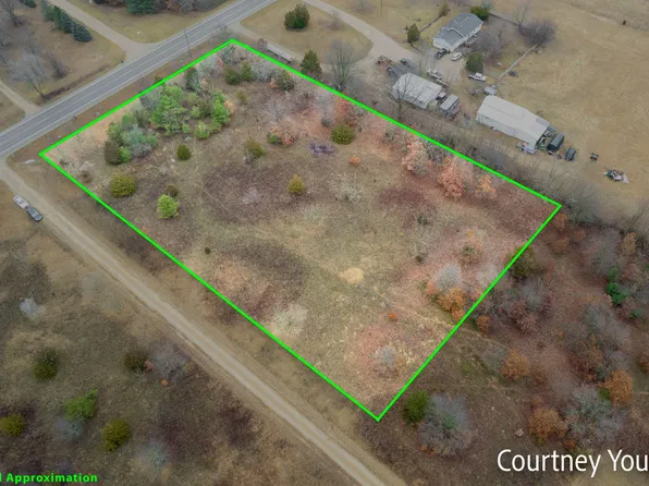 696 129th Ave, Shelbyville, MI 49344