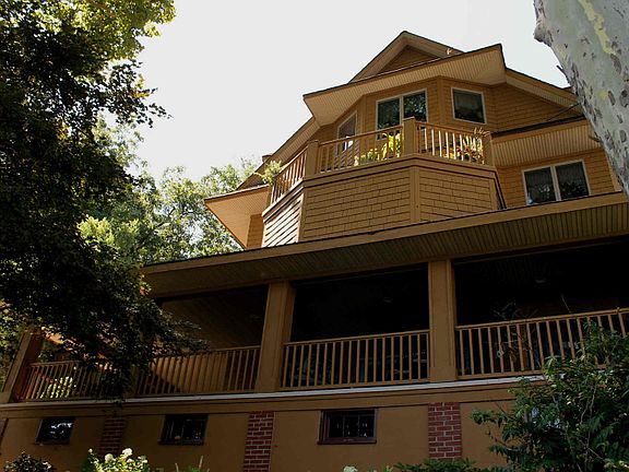 2nd image of 221 Lakeside Blvd