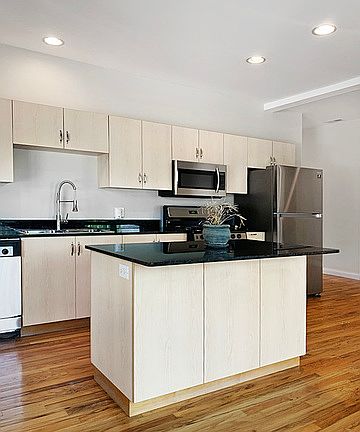 3rd image of 1225 N California Ave APT 1A
