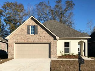 215 Caillou Grove Rd, Youngsville, LA 70592