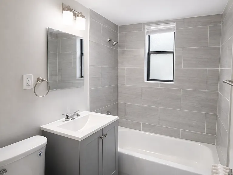 4729 1st St SW #202 — Photo 12