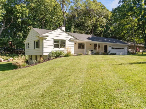 2636 Lydiard Ave, Excelsior, MN 55331