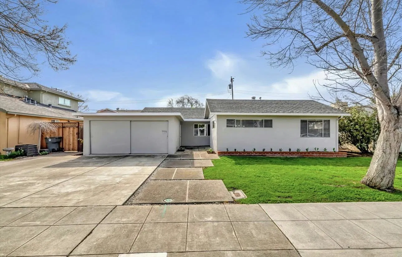 4 bed, 1800 sqft, $8,800 — Photo 1
