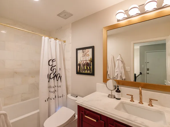 4806 S 2124 E, Holladay, UT 84117