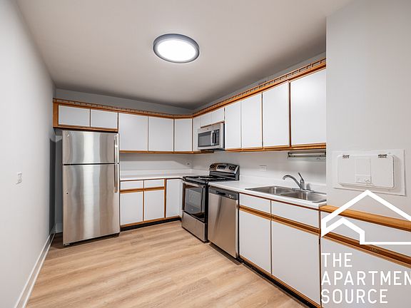 5th image of 1356 N Dearborn St #17K
