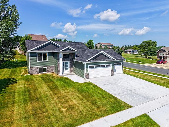 2nd image of 809 5th Ave NW
