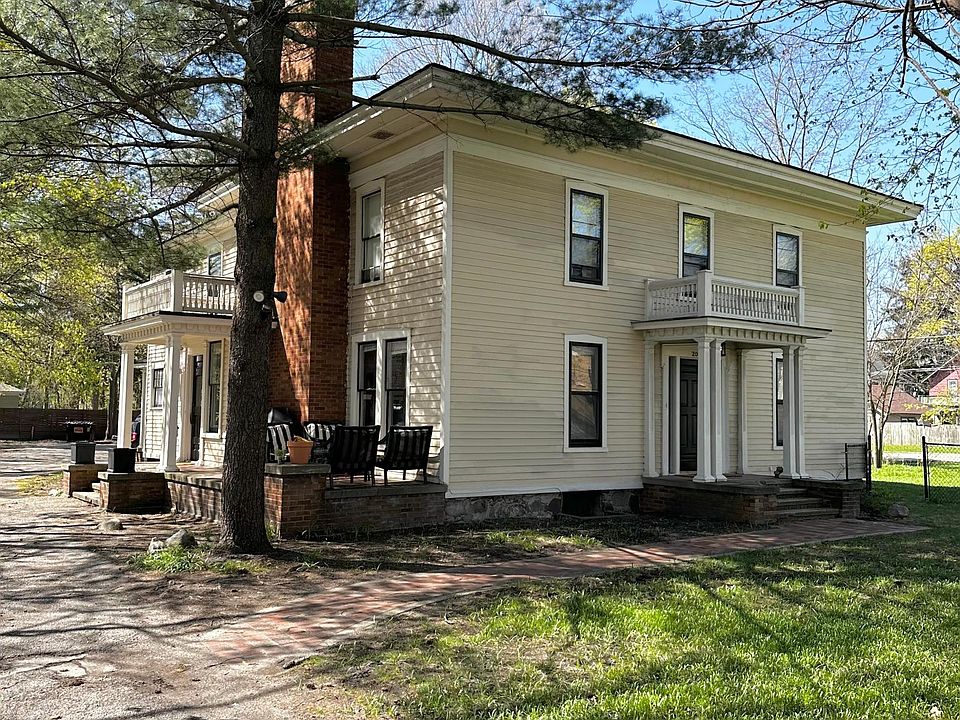 1st image of 200 Burton St SE #1