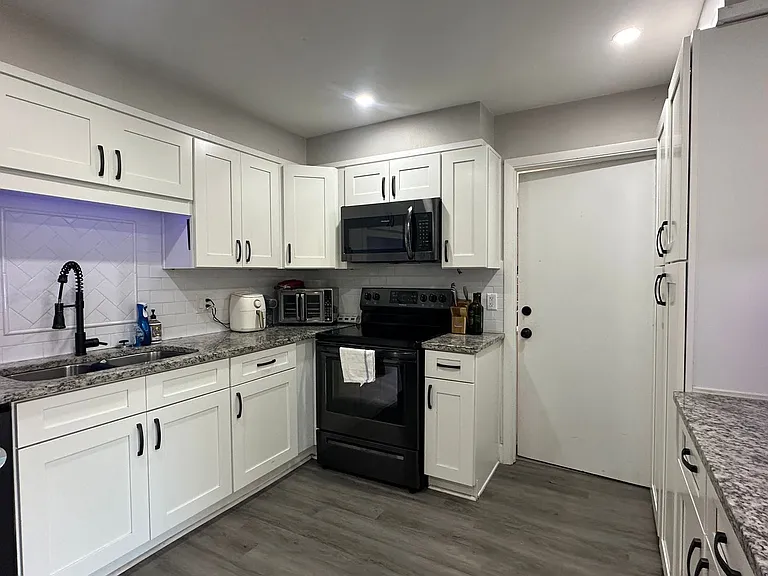 1000 Huntington Ct — Photo 15