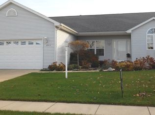 3913 Rockdale Dr, Champaign, IL 61822