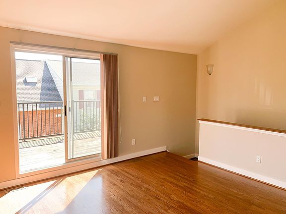 5th image of 92B N Bedford St